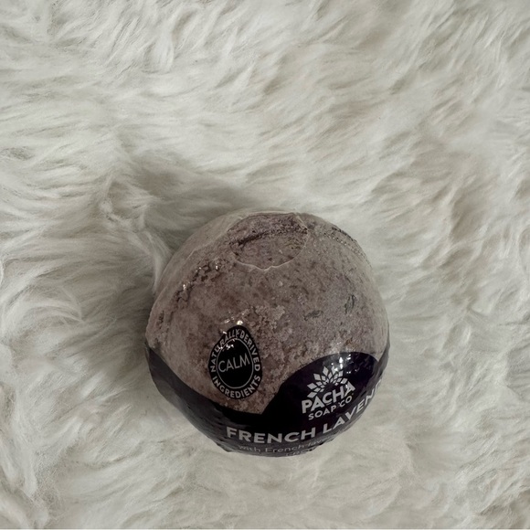 Pacha Soap Co. French Lavender Froth Bath Bombs - Picture 6 of 10